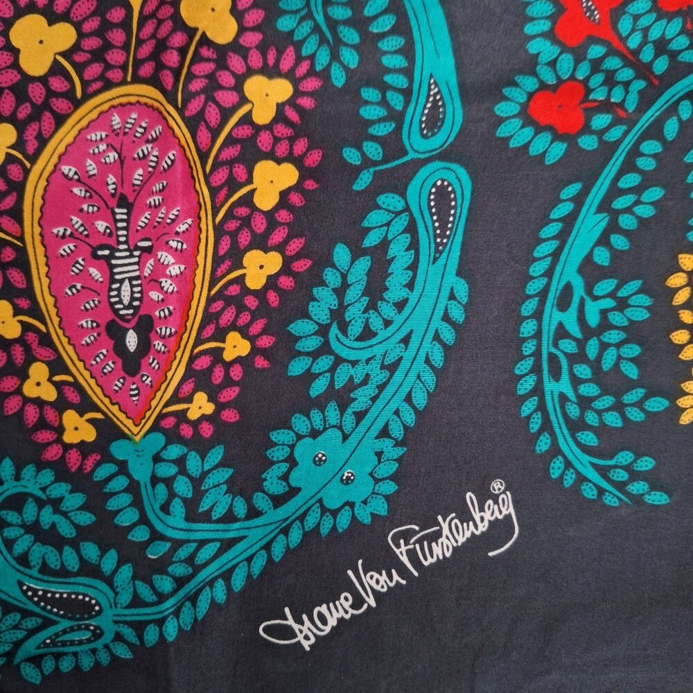 Diane Von Furstenburg 100% Silk Scarf - Picture 3 of 6
